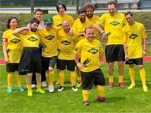 La squadra dei Camaleonti pronti per il Calcio Camminato Equo